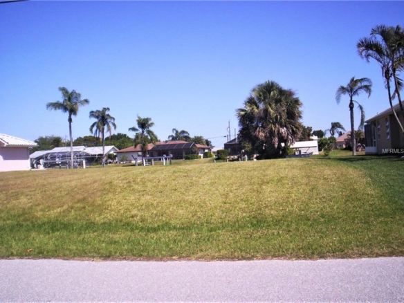 5250 FLEMING ST,PORT CHARLOTTE,33981